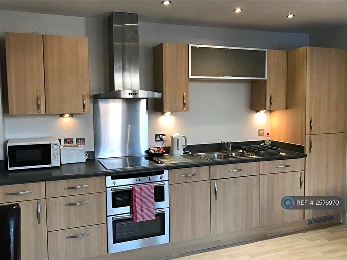 2 Bedroom Flat To Rent In Pelican House, Newbury, RG14