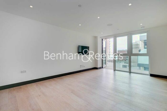 5 Bedroom Flat To Rent In Sovereign Court, Hammersmith, W6