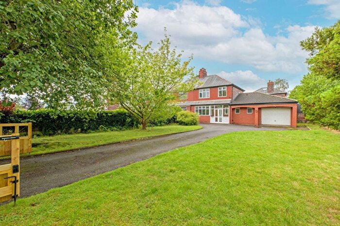 3 Bedroom Semi-Detached House For Sale In Hood Lane North, Great Sankey, WA5