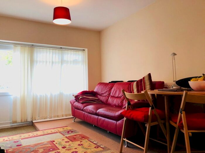 1 Bedroom Flat To Rent In Bartley Avenue, Totton, Southampton, SO40