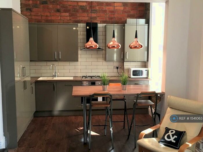 6 Bedroom Flat To Rent In Newbould Lane, Sheffield, S10