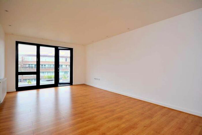 2 Bedroom Flat To Rent In Stewarts Road, Vauxhall, SW8