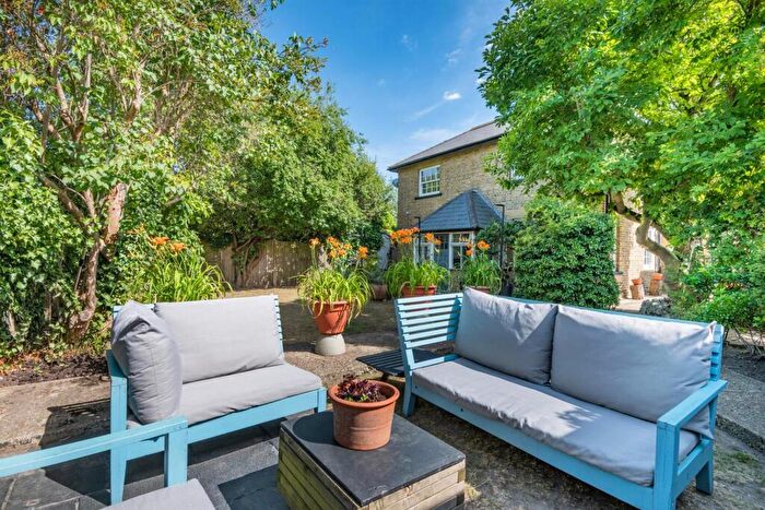 4 Bedroom Cottage For Sale In Cochman's Cottage, Pickhurst Lane, Bromley, BR2