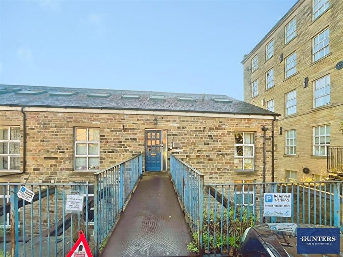 2 Bedroom Flat For Sale In Wharf Street, Sowerby Bridge, Halifax, HX6