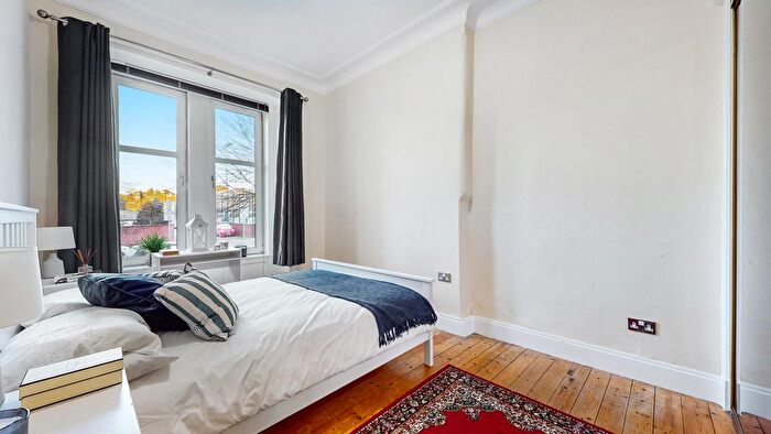 2 Bedroom Flat For Sale In Woodcroft Avenue, Glasgow, G11