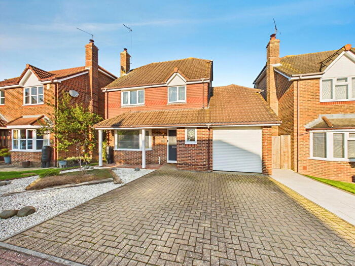 4 Bedroom Detached House For Sale In Keats Close, Horsham, RH12