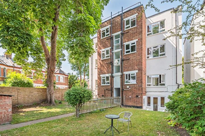 1 Bedroom Flat For Sale In Larkhall Rise, Clapham, SW4