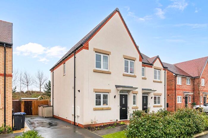 3 Bedroom Semi-Detached House For Sale In Gatekeepers Drive, Lancing, BN15