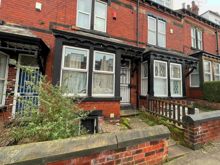 6 Bedroom Terraced House To Rent In Burchett Grove, Leeds, West Yorkshire, LS6