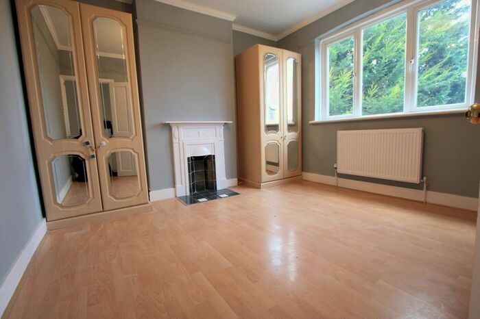 1 Bedroom Flat To Rent In Hill Road, Mitcham, CR4