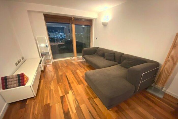 2 Bedroom Property To Rent In Whitehall Waterfront, Leeds, LS1