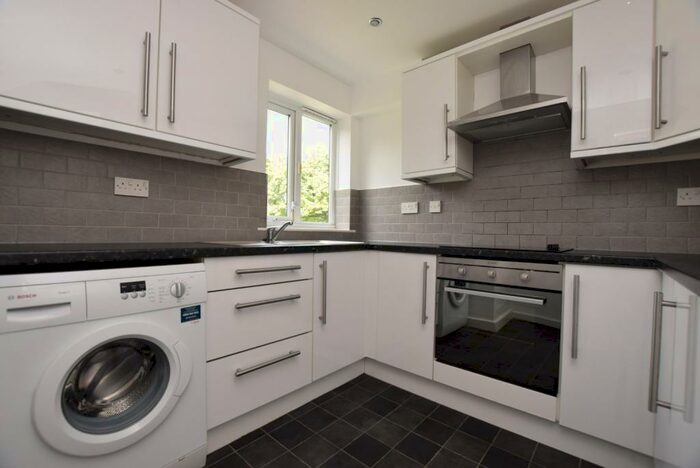 2 Bedroom Apartment To Rent In Blackmoor Court, Leeds, West Yorkshire, LS17