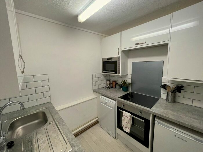2 Bedroom Flat To Rent In Arwenack Street, Falmouth, TR11