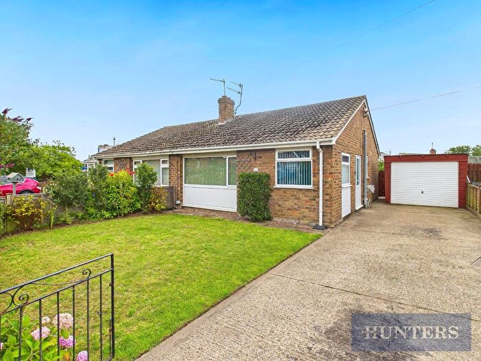 2 Bedroom Semi-detached Bungalow For Sale In High Moor Way, Eastfield, Scarborough, YO11