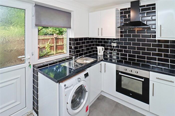 2 Bedroom Flat To Rent In Morval Close, Sunderland, Tyne And Wear, SR3
