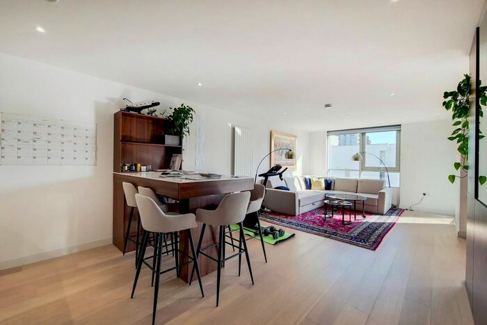 1 Bedroom Flat To Rent In Starboard Way, Royal Docks, London, E16