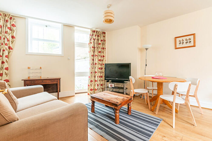 2 Bedroom Flat To Rent In L – Atholl Crescent Lane, Edinburgh, EH3