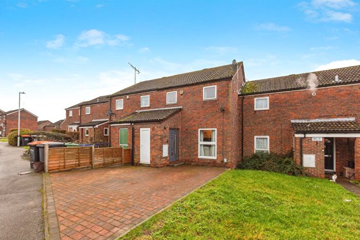 3 Bedroom Terraced House For Sale In Meadow Way, Leighton Buzzard, LU7