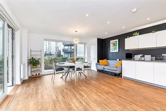 3 Bedroom Flat To Rent In Hering Road, Trumpington, Cambridge, Cambridgeshire, CB2