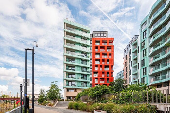 3 Bedroom Flat To Rent In Telegraph Avenue, Greenwich, London, SE10