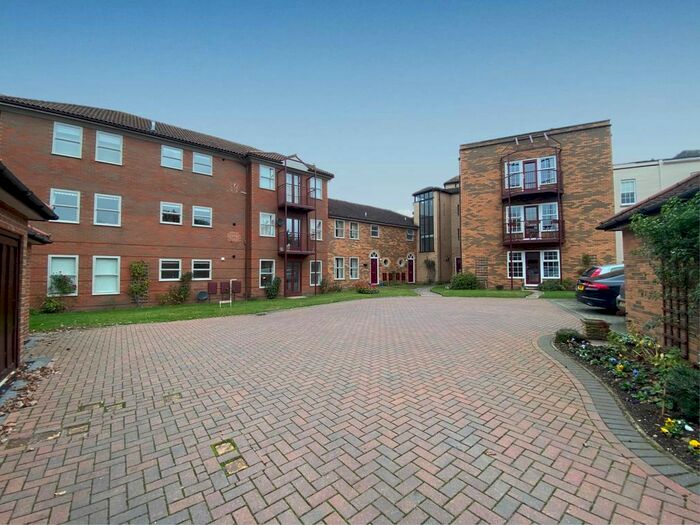 2 Bedroom Flat To Rent In Tollhouse Drive, Worcester WR2