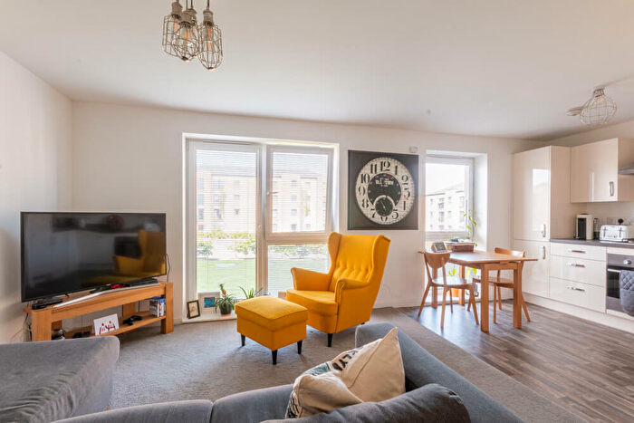 2 Bedroom Flat To Rent In L – Carlow Gardens, Edinburgh, EH30