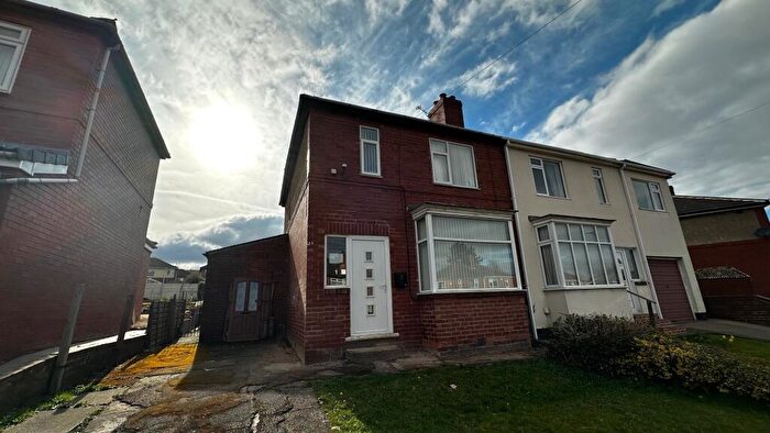 3 Bedroom House To Rent In Broom Avenue, Rotherham, S60