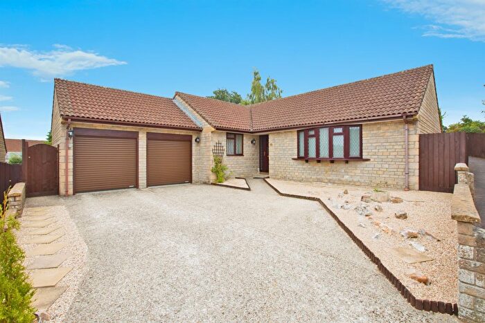 3 Bedroom Detached Bungalow For Sale In Old Orchards, Chard, TA20