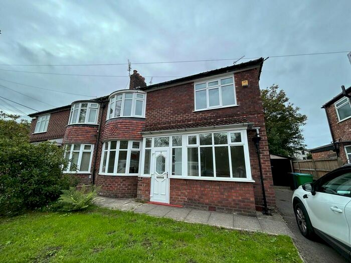 3 Bedroom Semi-Detached House To Rent In Heyridge Drive, Manchester, M22