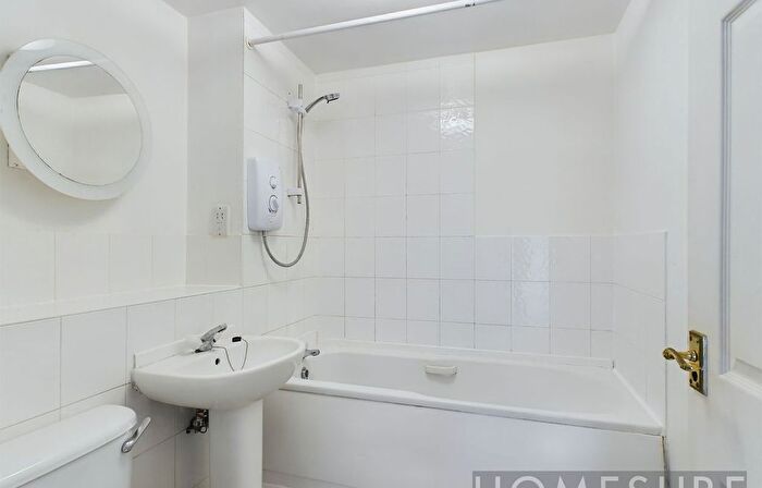 2 Bedroom Flat To Rent In Armstrong Quay, Liverpool, L3