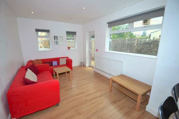 6 Bedroom House To Rent In Miskin Street, Cathays, Cardiff, CF24