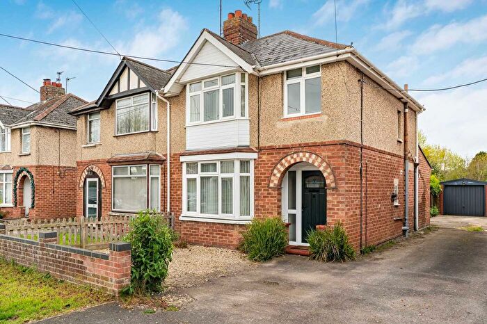 3 Bedroom Semi Detached House For Sale In Park Road, Didcot, OX11