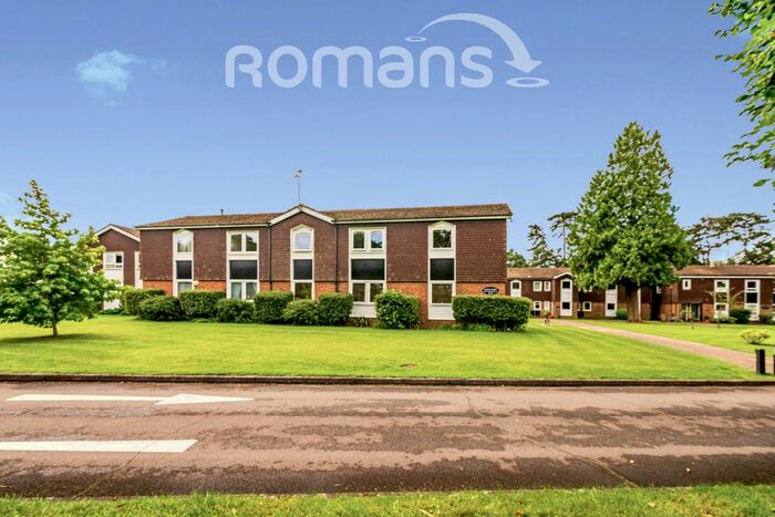 2 Bedroom Flat To Rent In Larchmoor Park, Gerrards Cross Road, Stoke Poges, Slough, SL2