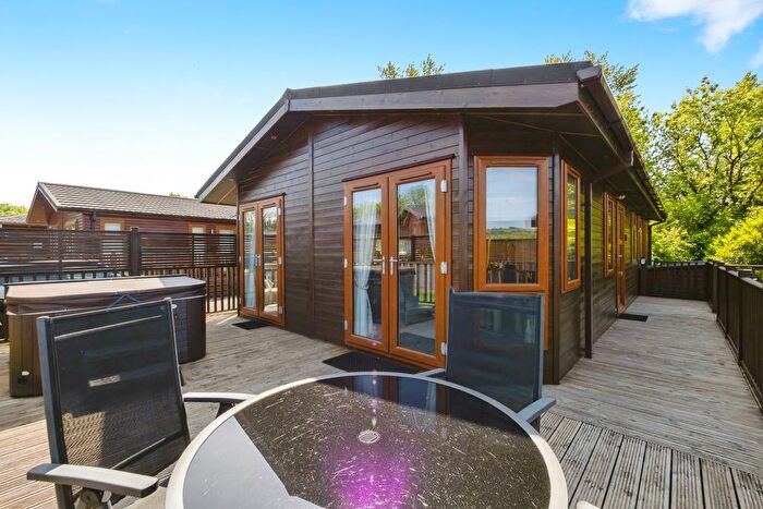 3 Bedroom Mobile/park Home For Sale In Finlake Holiday Park, Newton Abbot, TQ13