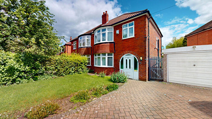 3 Bedroom Semi-Detached House For Sale In Spen Lane, West Park, Leeds, West Yorkshire, LS16