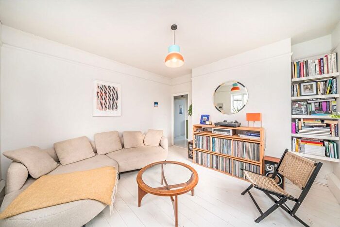 2 Bedroom Flat For Sale In Peckham Rye, Peckham, SE15