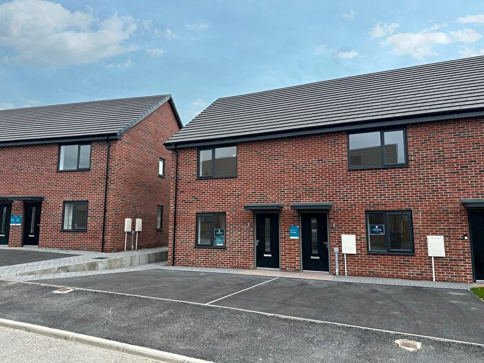 2 Bedroom End Of Terrace House For Sale In Saltshouse Road, Hull, HU8