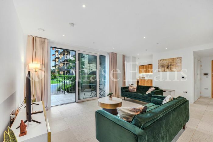 3 Bedroom Flat To Rent In Georgette Apartments, The Silk District, Whitechapel, E1