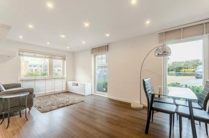 2 Bedroom Flat To Rent In Loxford House, Highbury, London, N5