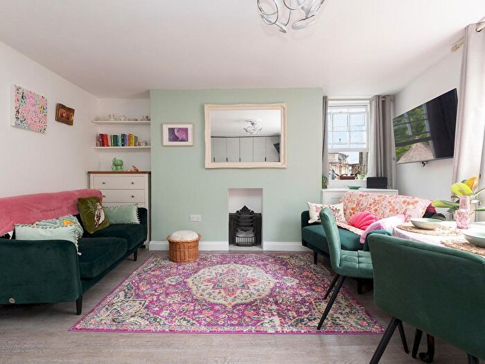 1 Bedroom Flat To Rent In Camden, BA1