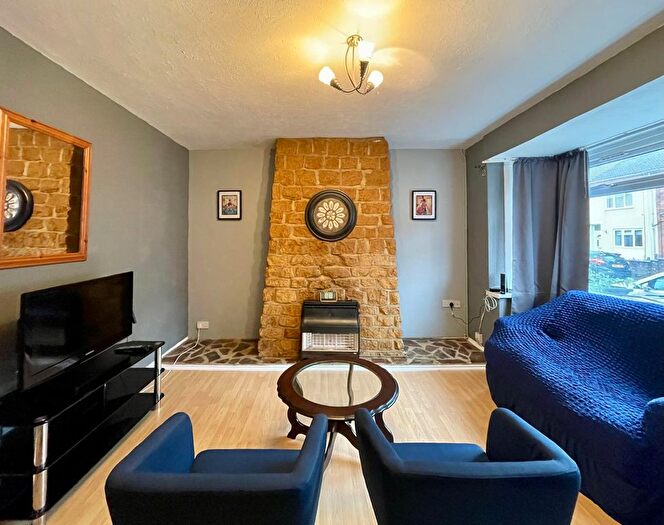 3 Bedroom Terraced House To Rent In Winfield Street, Rugby, Warwickshire, CV21