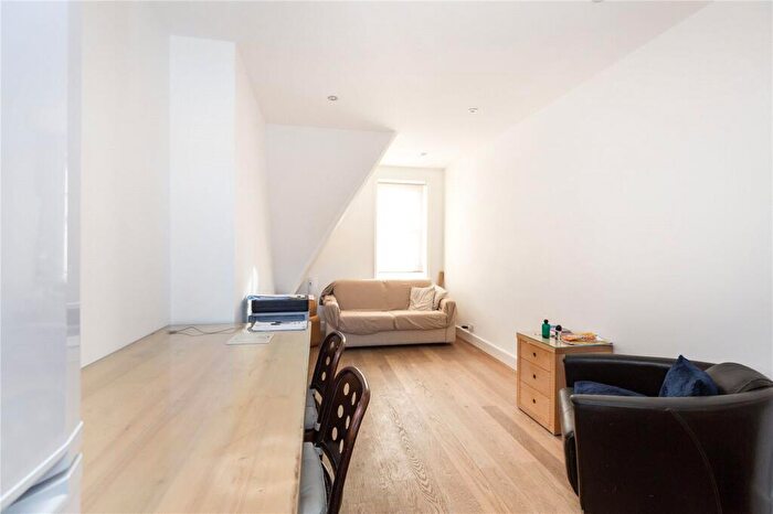 1 Bedroom Flat To Rent In St. Johns Wood High Street, St John's Wood, NW8