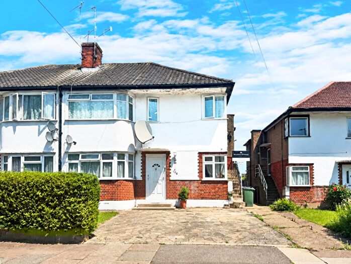 2 Bedroom Maisonette For Sale In Shaftesbury Avenue, Harrow, HA2