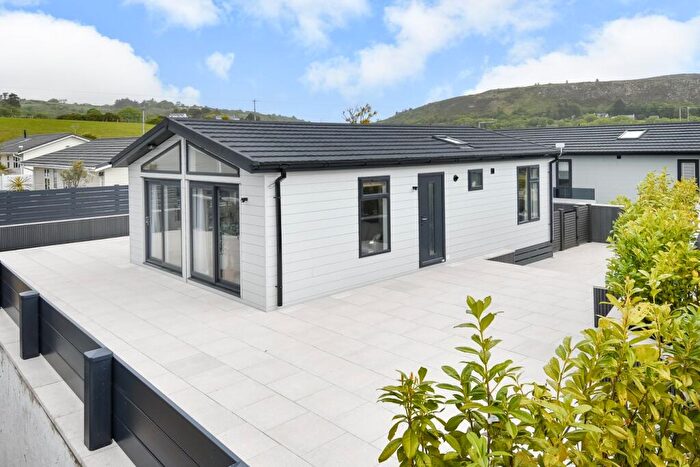 3 Bedroom Park Home For Sale In Abersoch, Pwllheli, LL53
