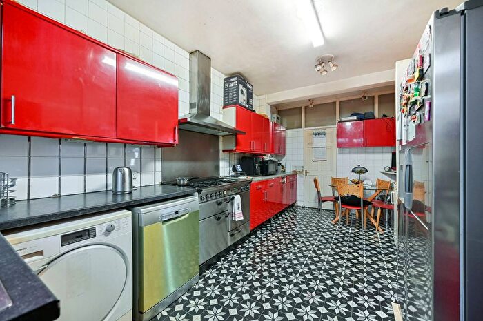 7 Bedroom Detached House For Sale In Great West Road, Osterley, Hounslow, TW5