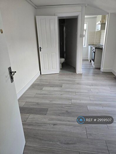 Studio To Rent In Chestnut Rise, London, SE18