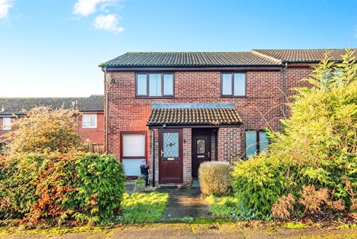 2 Bedroom Maisonette For Sale In Ascham Road, Grange Park, Swindon, SN5