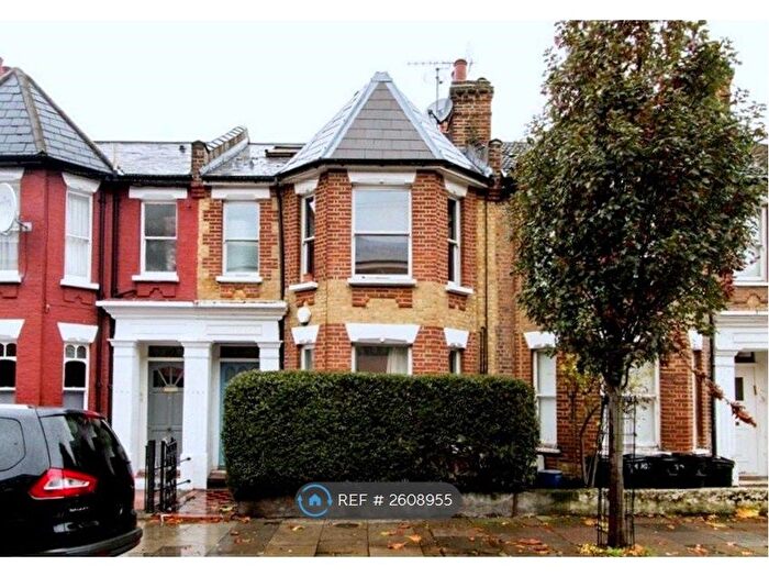 1 Bedroom Flat To Rent In Geldeston Road, London, E5