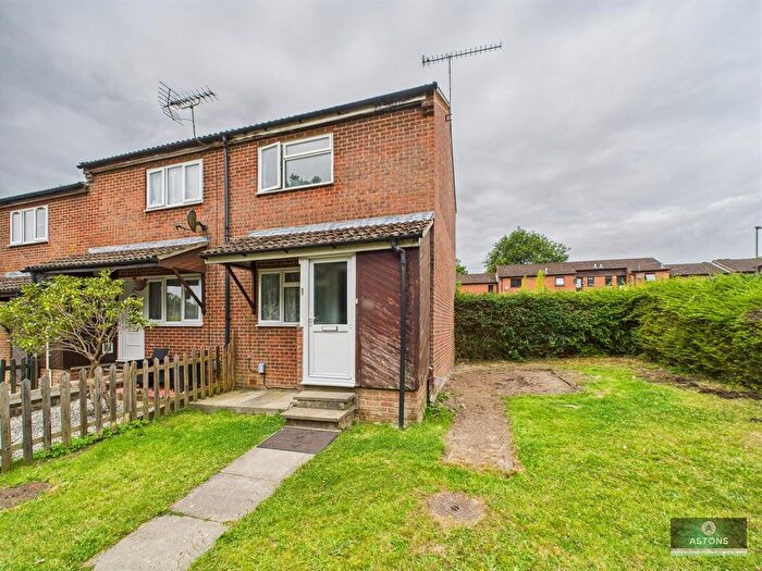 1 Bedroom Property To Rent In Hedgeside, Tollgate Hill, RH11