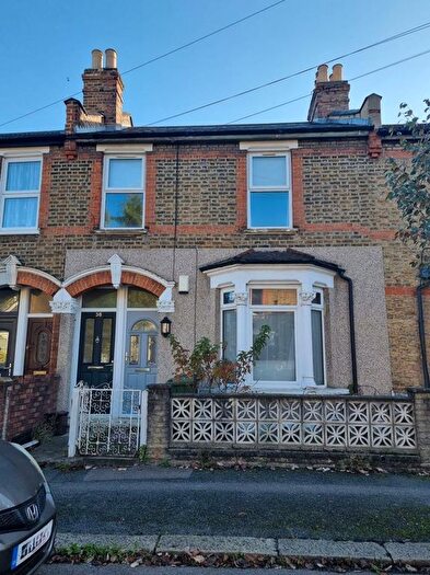 2 Bedroom Flat To Rent In Hove Avenue, Walthamstow, E17